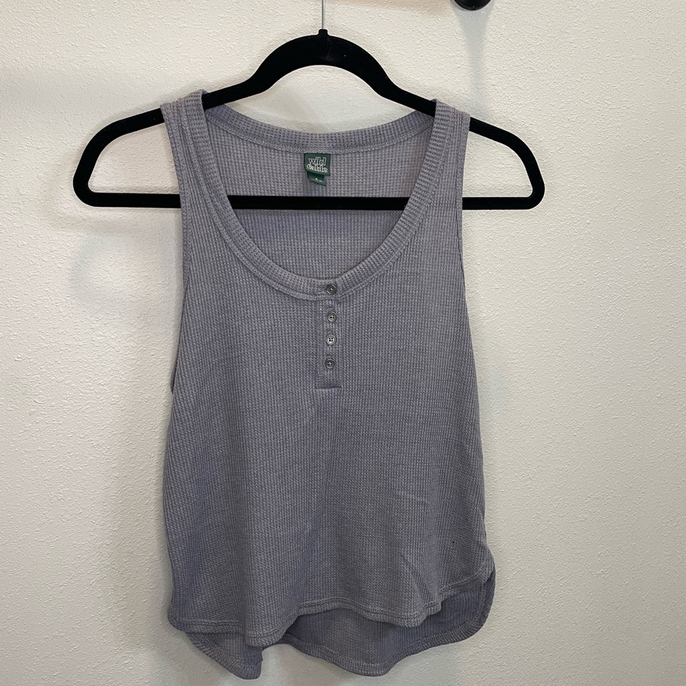 Gray tank top